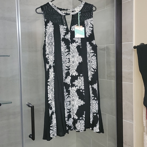 Black Print W/ Lace Umgee Dress - Picture 7 of 7